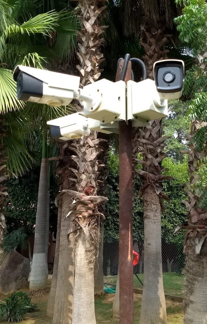 3 CAMERAS